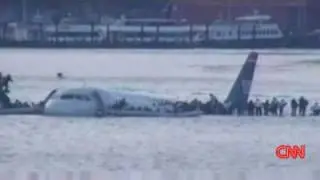 US Airways Flight 1549 -  Video Shows Crash Landing