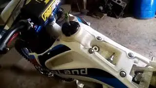 MotoLand XT 250 HS.  Меняю трос газа.  