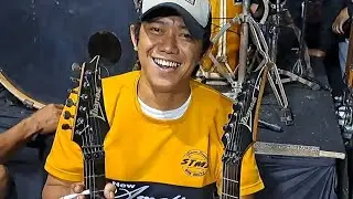 kaji sarmo pake gitar baru mirip mas denan ‼️