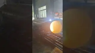 Plasma cutting machine for round pipe