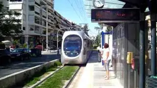 Tραμ Αθήνας - Athens tram line 4 set arriving at...