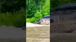 Nissan Patrol брод р.Садра Nissan Patrol ford across the Sadra River.