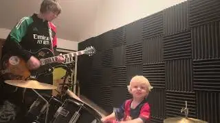 Jamming Nirvana “Breed” with my 2 year old son 😎🤟❤️ #drums #nirvana