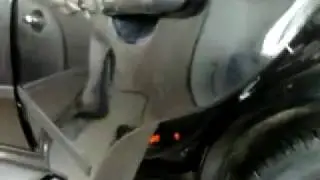 Октавия: демонтаж  ручки зад двери