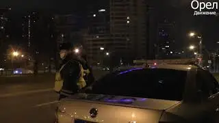Гаишник зассал спорить на щелбан. 