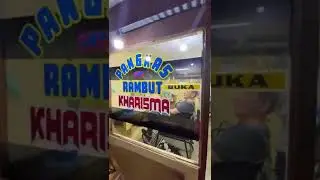 bapak jusuf Hamka, seorang pengusaha kaya raya .pemilik Toll..nyukur Rambut Di tempat biasa..