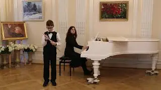 Улыбин Иван Вячеславович флейта мл. гр. IIIтур В. Калинников ,,Грустная песенка,, А. Тома, ,,Гавот,,
