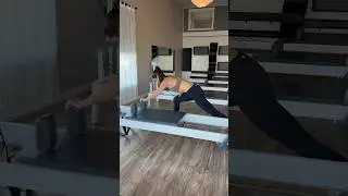 Arm series that works your abs + legs 