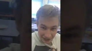 Друг исподтишка сделал соски в тиски.