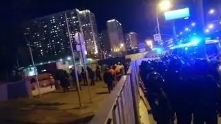 Полиция выдавила активистов с радиоактивного склона.