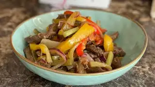 Теплый салат с мясом. Өте дәмді ет қосылған салат. Болгарский перецпен