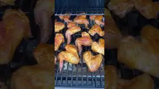Smoked buffalo Chicken Wings on the Traeger Smoker #meat #carnivore