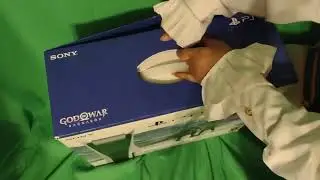 Venti The Drunk Bard Unboxes the Playstation 5