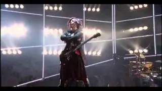 Aoi owning the stage xD