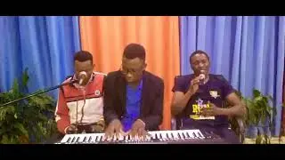 MOMENT OF WORSHIP WITH MIN. EMMANUEL FT EV. JEFFERSON,,,WATCH TILL THE END