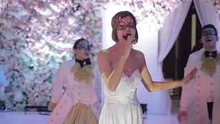 Красивый выход молодых от шоу балета Evendeluxe show