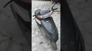 Как заменить лампочку фары скутера Honda Dio AF - 34 , 35