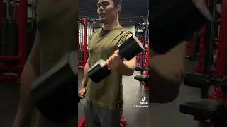 A gym bro moment