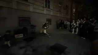 уличный музыкант зажёг улицу на баяне!!!A street musician staged a performance on the street!