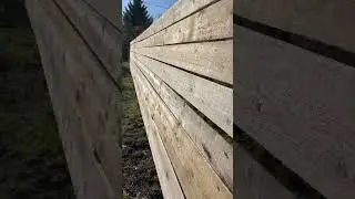 СТАВИМ ЗАБОР НА СТАРЕНЬКОМ УЧАСТКЕ 🫶💫 