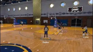 NBA 2K22 Dribbling