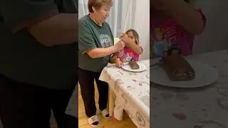 Отвлекающий маневр 😂 #funny #granny #video #funnyvideo
