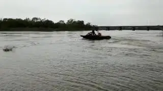 Катер водометный Тундра Бот 520 из ПНД, на тестировании..
