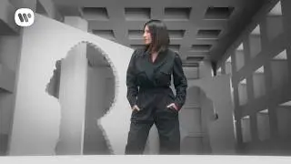 Laura Pausini - Caja (Official Visual Art Video)