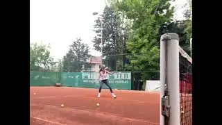 Hande Baladın Tenis Oynuyor