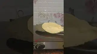 De roti pe roti🤣🤣#funny#comedy#jokes#food#fun#roti#viralshort #youtubeshorts#shortsfeed#motivation