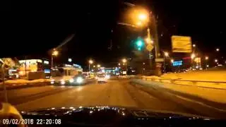 Пешеход побежал на красный