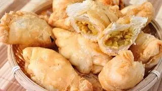 Thai Appetizer - Curry Puff Binding