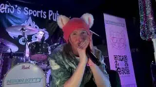 Neon Kitty - Semi-Charmed Life (Third Eye Blind)