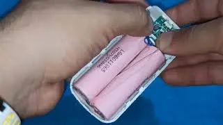 Lithium-ion 18650 batteries change for power bank