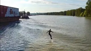 Foil Surfing a Tug Wave in Fraser River 水翼衝浪