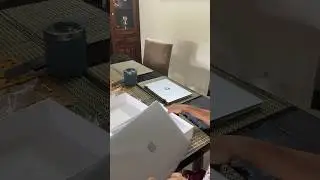 Unboxing MacBook Air