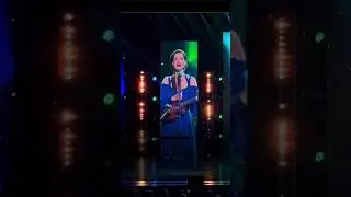 Анна Ковальчук играет и поёт 