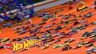 HOW WE SENT 500 CARS DOWN A GIANT RAMP | Hot Wheels Unlimited | 