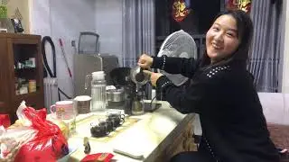 Китай. Пригласили в гости на hot pot.