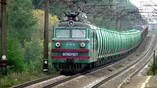 ВЛ80К-107 с грузовым поездом