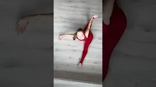 Попробуйте повторить связку, все время удерживая стопу рукой 🌺 #йога
