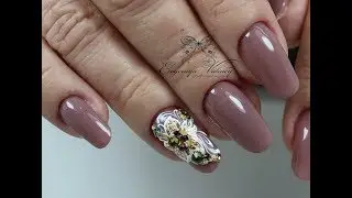 Nude manicure/Correction without raising the arch/Golden flowers
