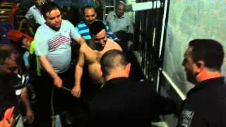 Mahmut koçak para icin soyundu