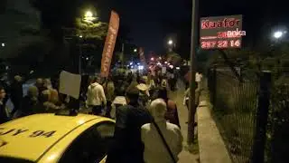 Yurttaşlar TRT önünde basın açıklaması yapmak için polis engelini aştı /İstanbul