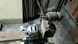 Large wood lathe with a copier. With an engine from an automatic washing machine. Part 1.