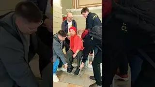 Подними меня / Lift me up