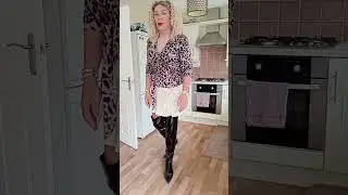 crossdresser sexy mini skirt