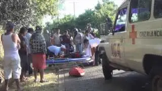 Dos lesionados en accidente cuando conductor de camión evita arrollar a ciclista