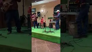 Me invitaron a cantar