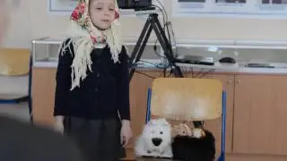 Девочка читает В  Белова